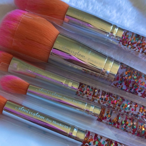 slmissglam💖 Rainbow Luxe 5 Piece Brush Set - Picture 4 of 4